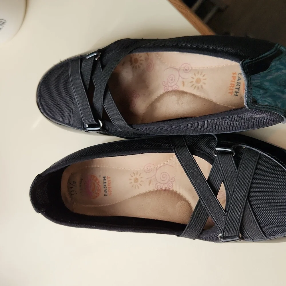 Earth Spirit Shoes - 9-1/2 - Picture 3 of 3
